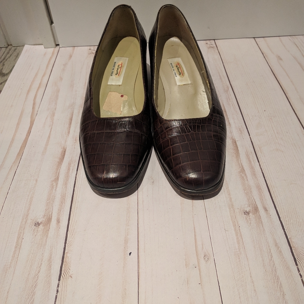 Woman shoes by Talbot